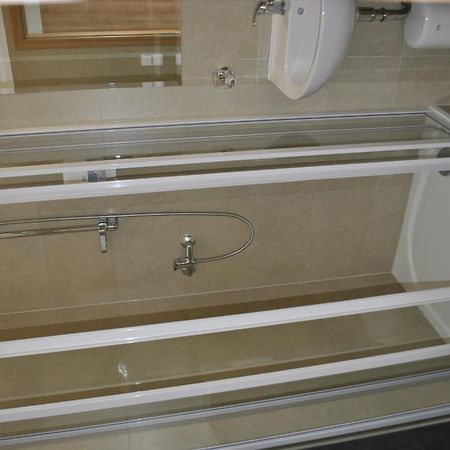 Hotel Golf Jezera Ostrozska Nova Ves Luaran gambar
