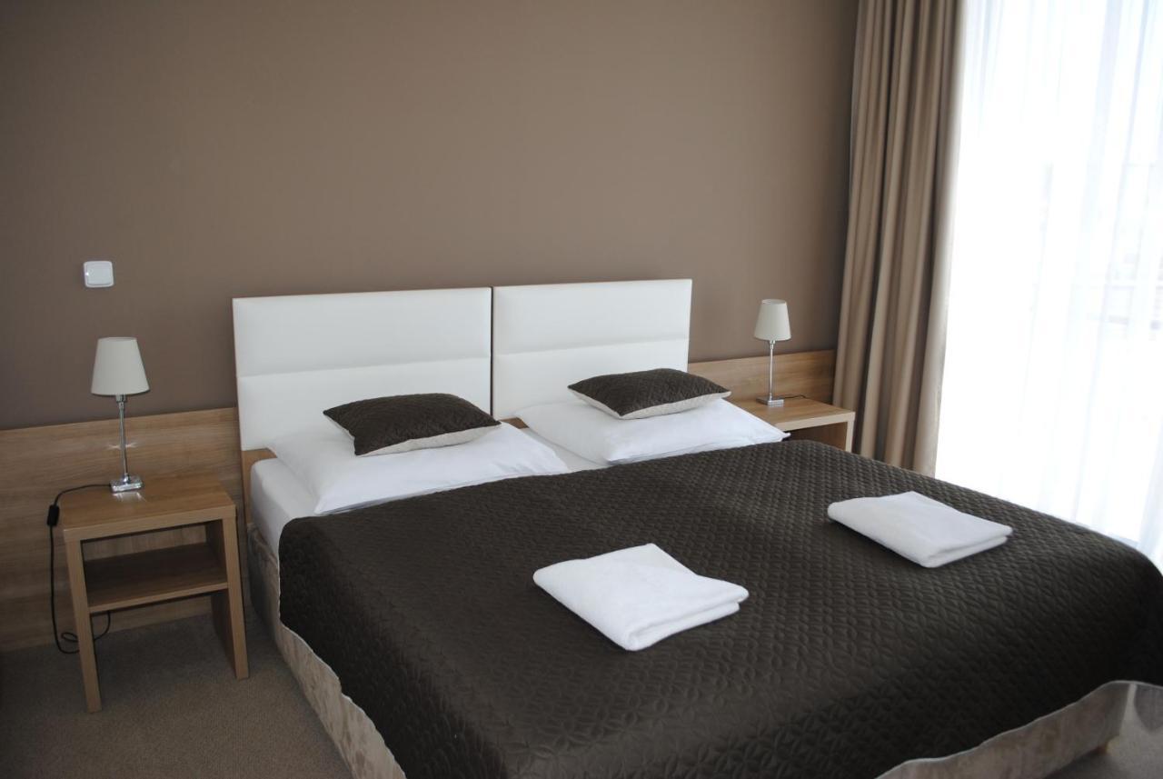 Hotel Golf Jezera Ostrozska Nova Ves Luaran gambar