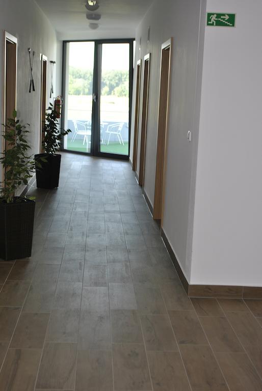 Hotel Golf Jezera Ostrozska Nova Ves Luaran gambar