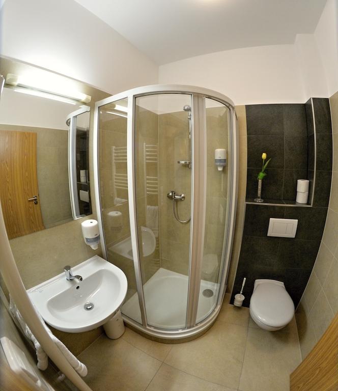 Hotel Golf Jezera Ostrozska Nova Ves Bilik gambar