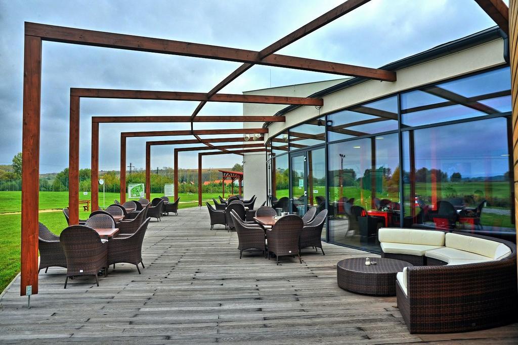 Hotel Golf Jezera Ostrozska Nova Ves Luaran gambar