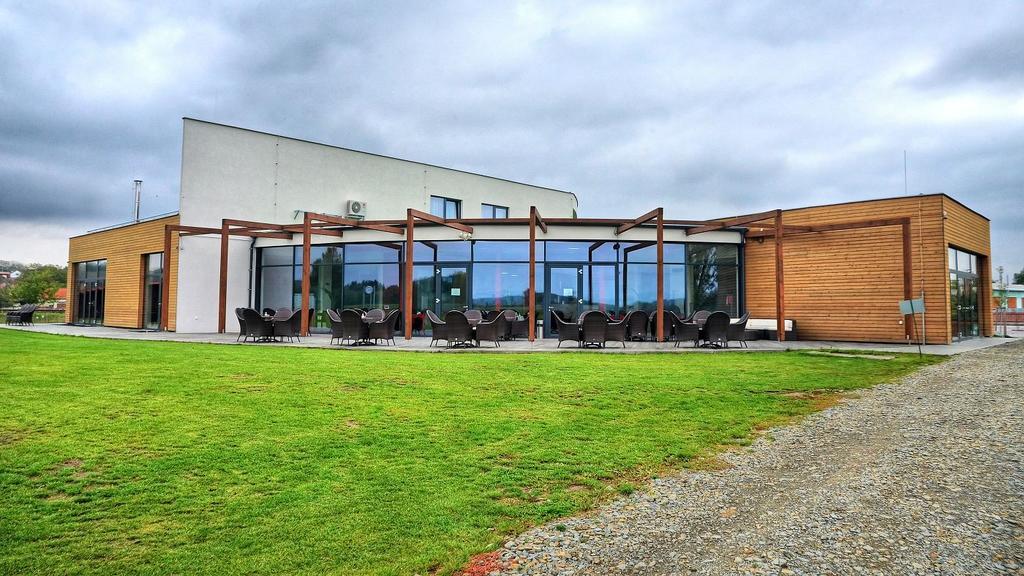 Hotel Golf Jezera Ostrozska Nova Ves Luaran gambar
