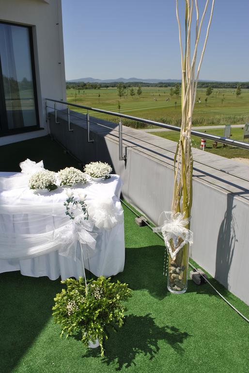 Hotel Golf Jezera Ostrozska Nova Ves Luaran gambar